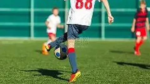 詹皇荣获儿童奥斯卡双料荣誉，荣登最受欢迎男运动员宝座