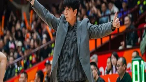 阿森纳欧冠四分之一决赛次回合大胜布拉格斯拉维亚，拉卡泽特双响，佩佩传射立功